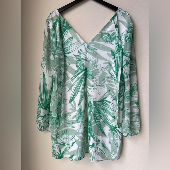 BCBGeneration White Green Palm-Print Shift V Neck Dress Satin Size Medium - Picture 13 of 14